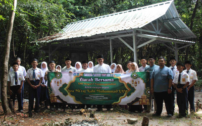 Jejak Spiritual di SMPN 7 Tanjungpandan: Ziarah Makam Syekh Stampin hingga Khatam Al-Qur’an Massal
